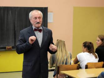 Oldřich Navrátil opět svede válku na svatohorském gymnáziu