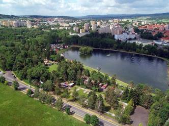 Prostor kolem a uvnitř příbramského přírodního areálu Nový rybník projde v příštím roce zásadní revitalizací