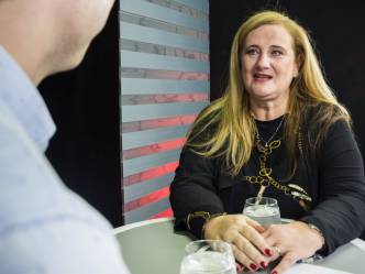 I po letech vcházím do studia s pokorou, přiznává Romana Navarová